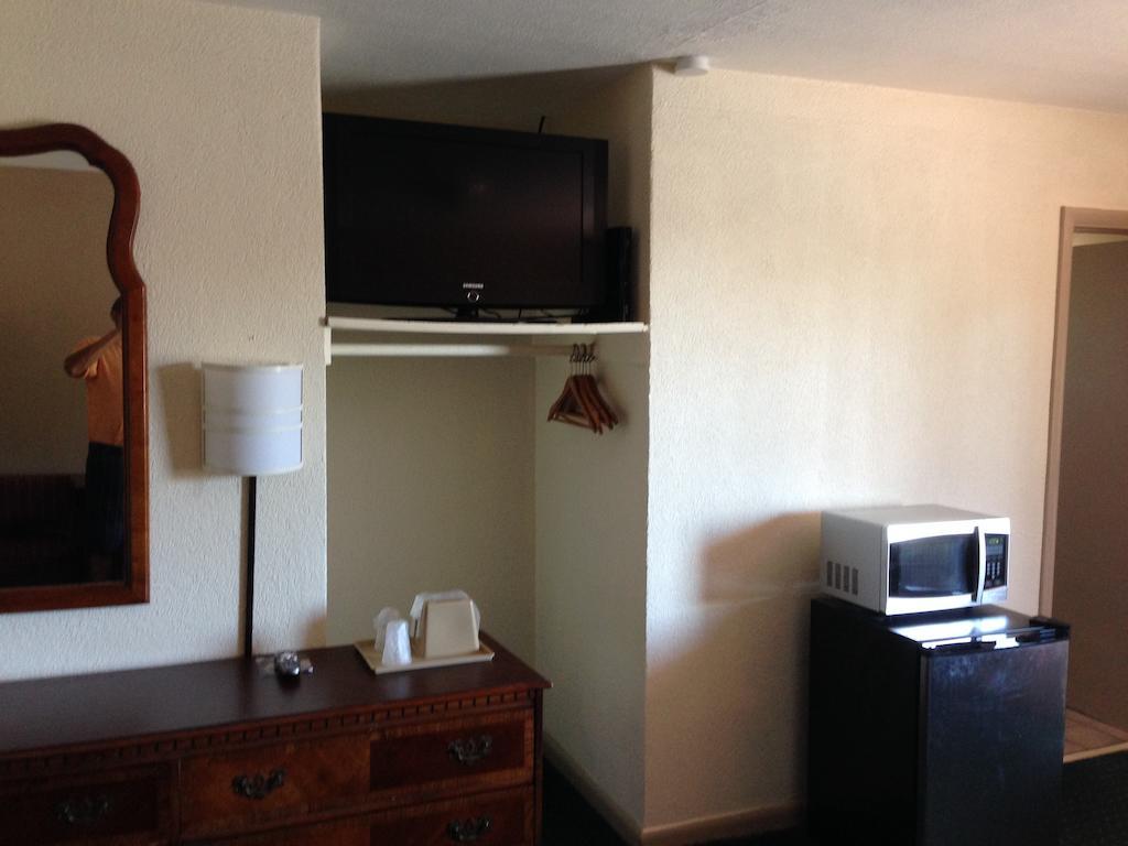 Gretna Motel Room photo